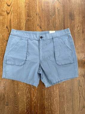 St. John's Bay Men's 7" Hiking Cargo Shorts China Blue Size 40 NWT